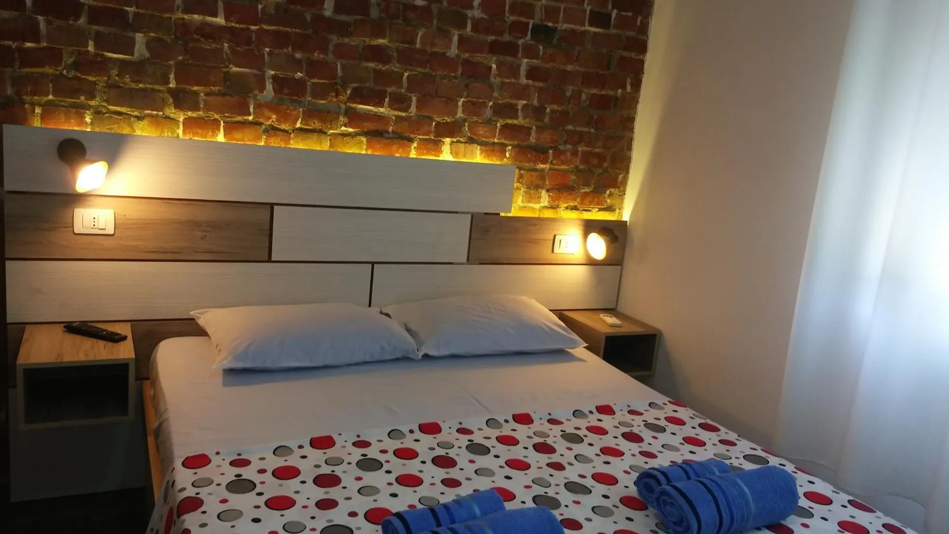 Evoo Apartment Liceu Tirana 0*,  Albania