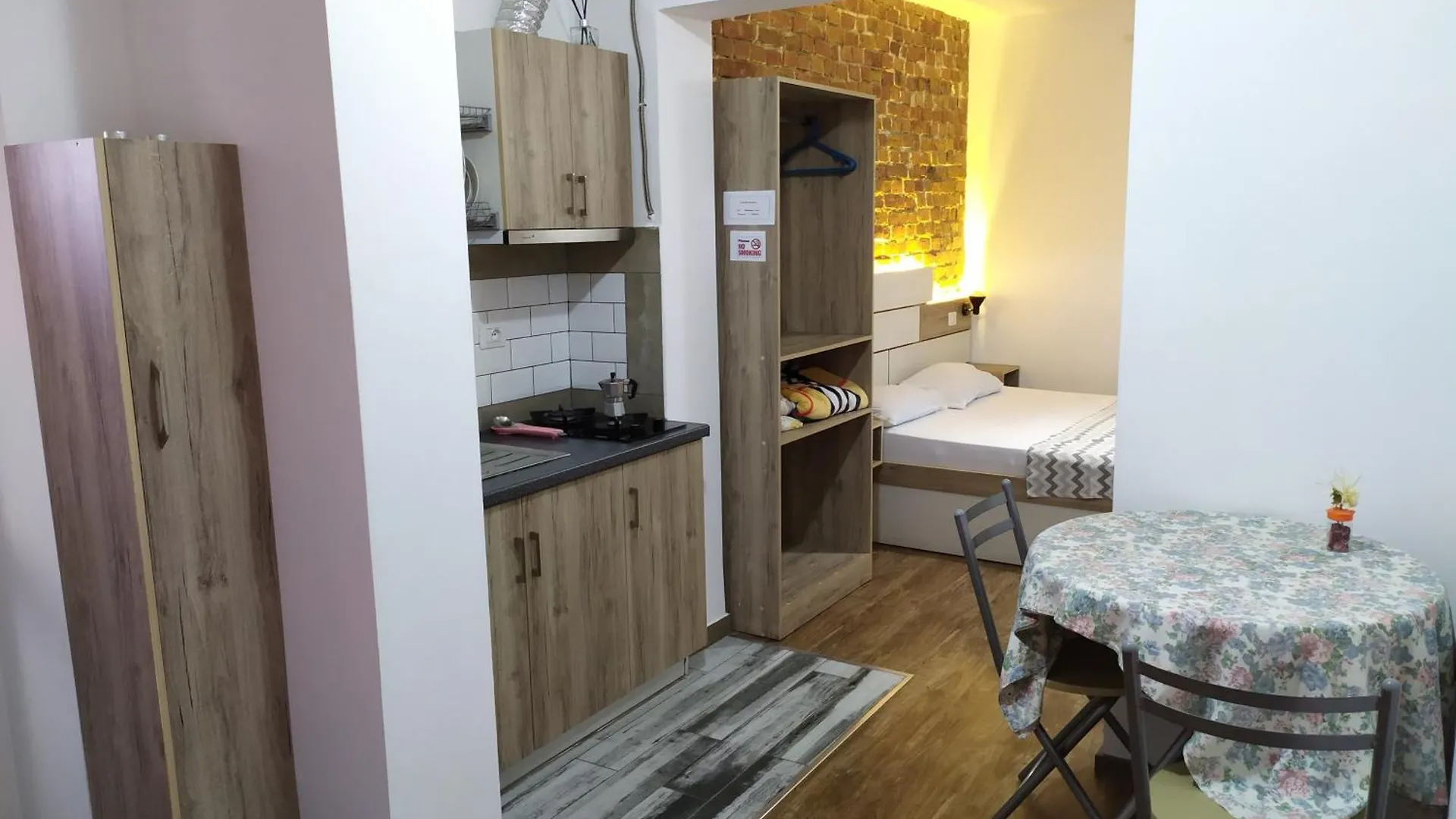 Evoo Apartment Liceu Tirana 0*,  Albania