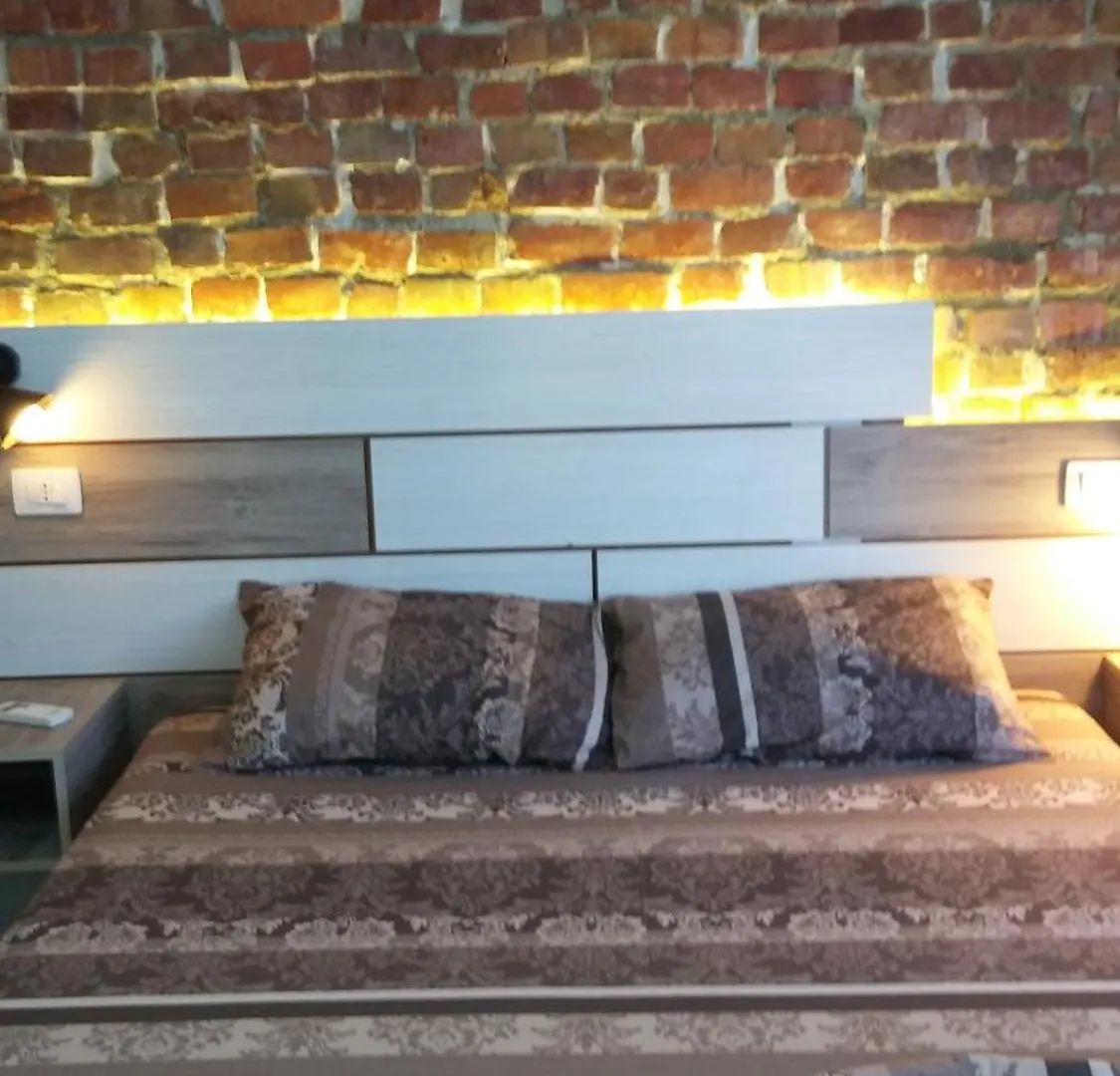 Evoo Apartment Liceu Tirana 0*,