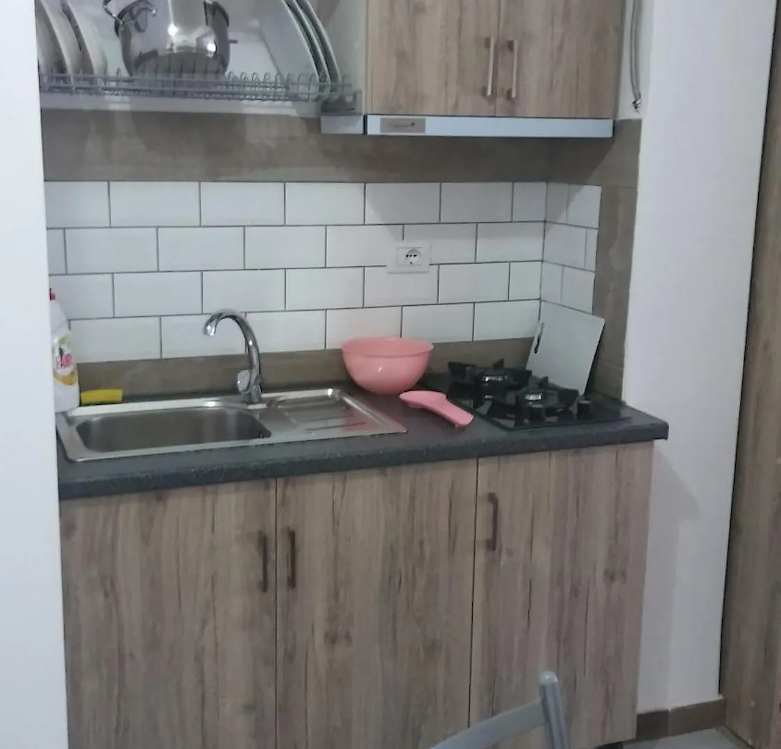 Evoo Apartment Liceu Tirana 0*,